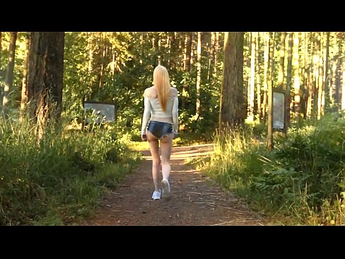 ❤️ Schöne Frau bewegt sich langsam, nicht nackt Video ☑ Porno bei porn de.teencumpot.ru ❌️